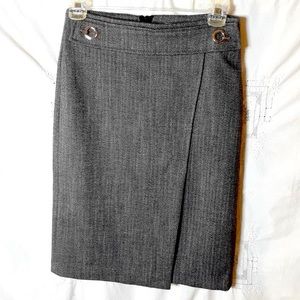 H&M - Black and White Herringbone Midi Skirt - Size 2 - NWOT